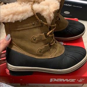 Weather proof PAWZ boots size 9